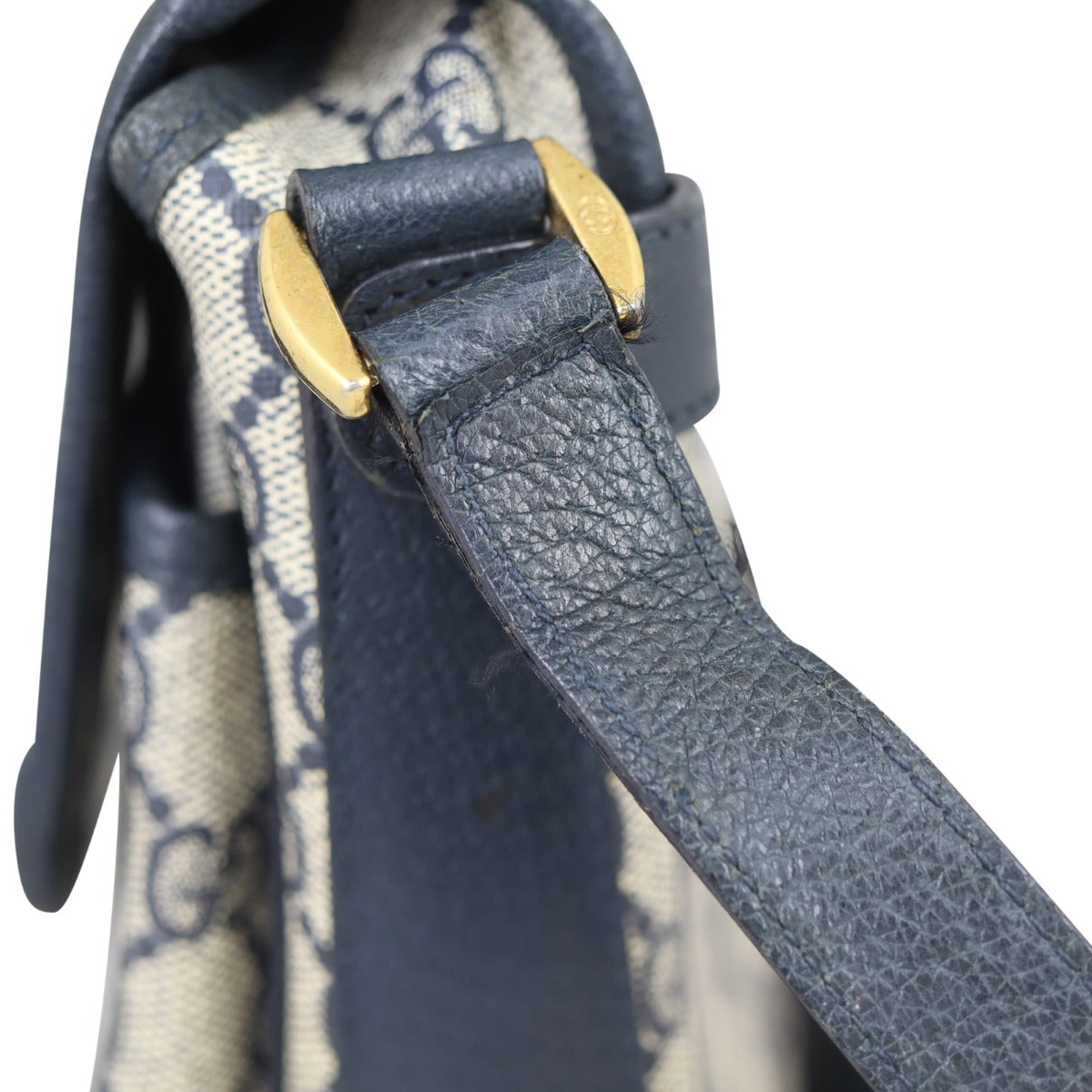 Gucci GG Supreme Messenger Bag Corner
