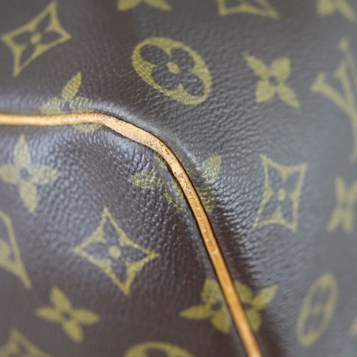 Louis Vuitton Keepall 50 Bandouliere Monogram Corner
