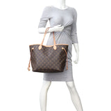 Louis Vuitton Neverfull MM Monogram Mannequin
