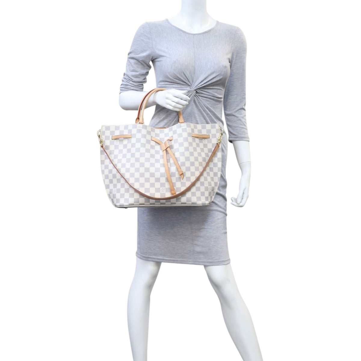 Louis Vuitton Girolata Damier Azur Mannequin
