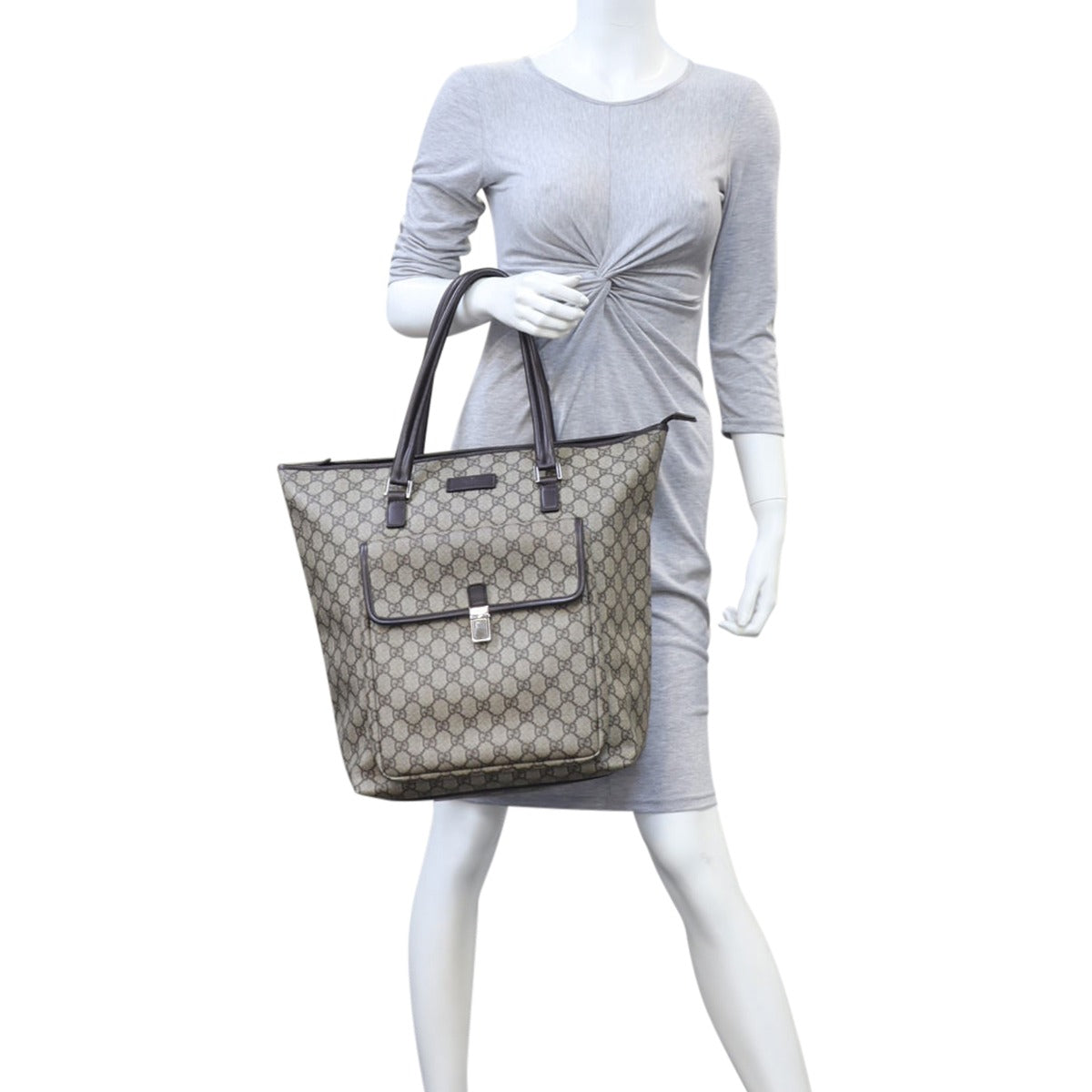 Gucci GG Supreme Pocket Tote Mannequin
