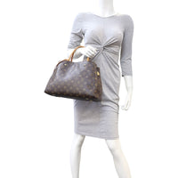 Louis Vuitton Montaigne MM Monogram Mannequin

