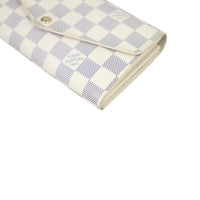 Louis Vuitton Sarah Wallet Damier Azur Corner

