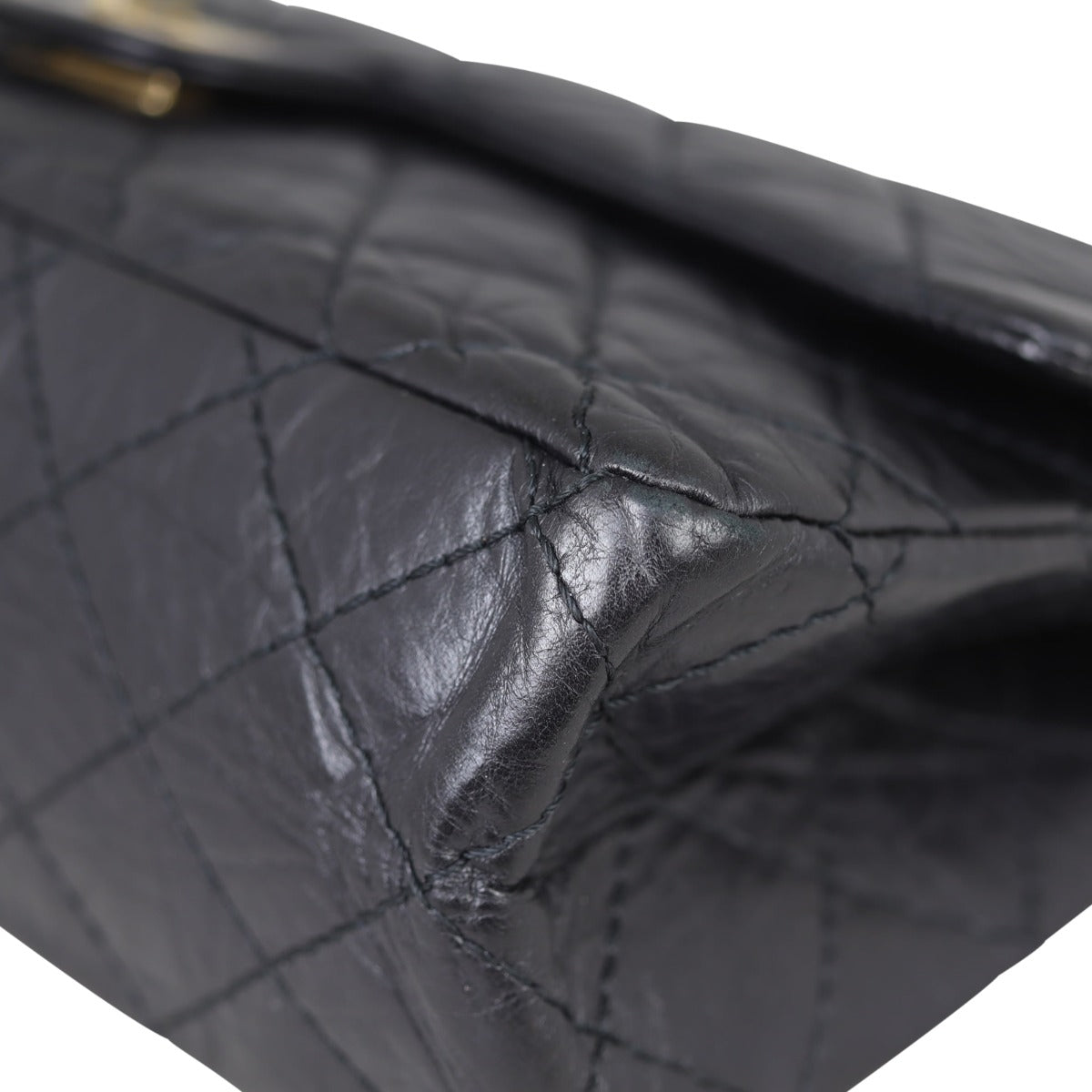 Chanel 2.55 Reissue 226 Double Flap Bag Corner
