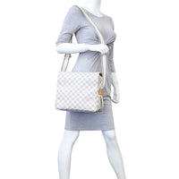 Louis Vuitton Naviglio Messenger Damier Azur Mannequin
