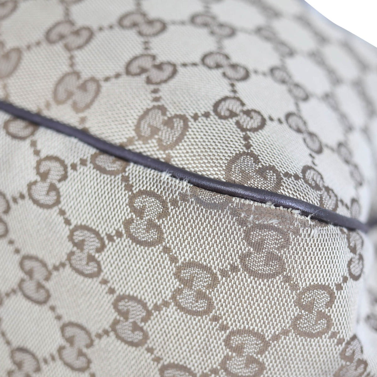 Gucci GG Canvas Sukey Tote Large Corner Close up