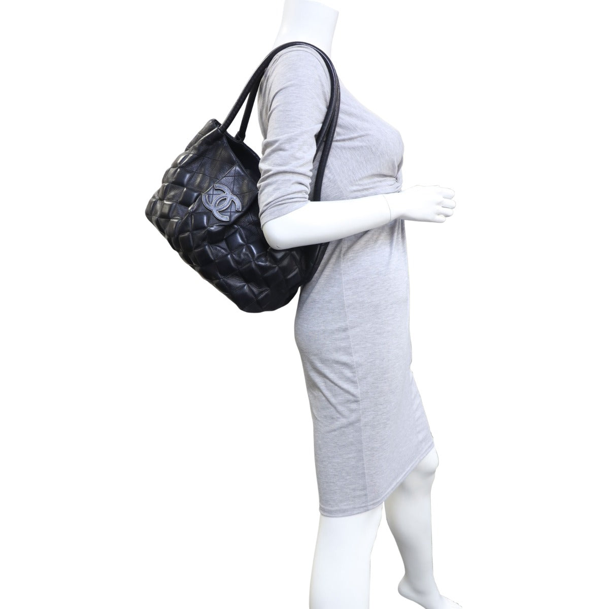 Chanel Sloane Square Tote Mannequin
