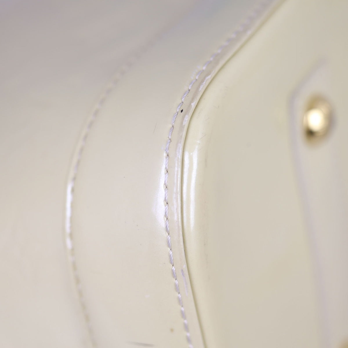 Louis Vuitton Alma GM Monogram Vernis Corner
