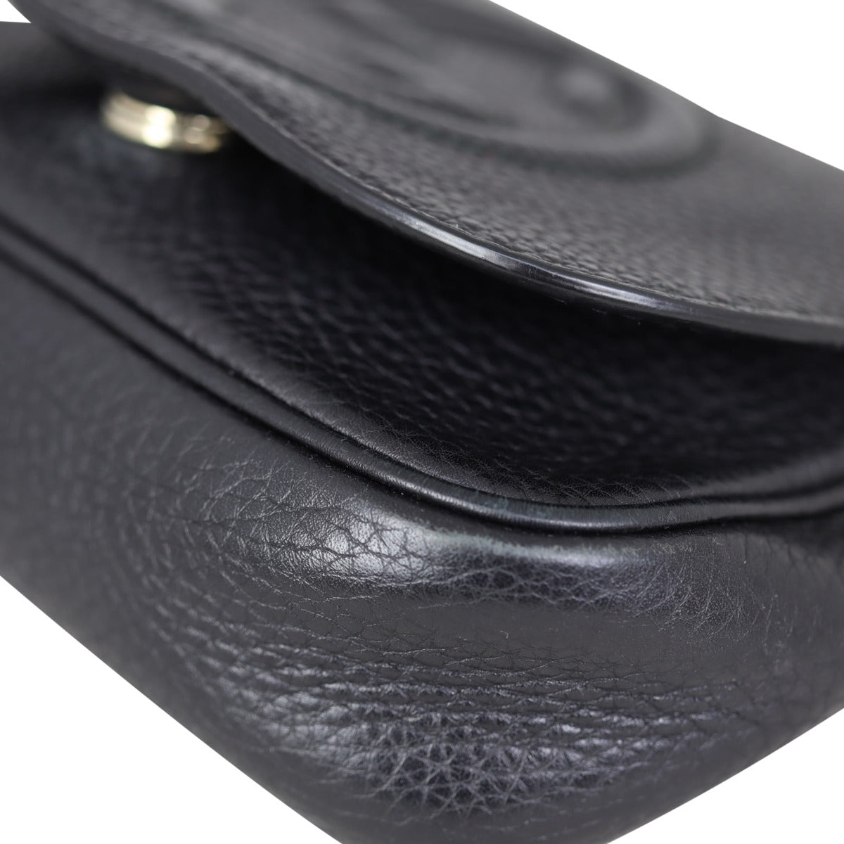 Gucci Soho Chain Crossbody (black) Corner
