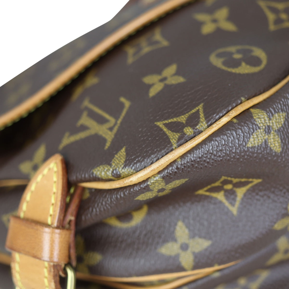 Louis Vuitton Saumur 30 Monogram Corner

