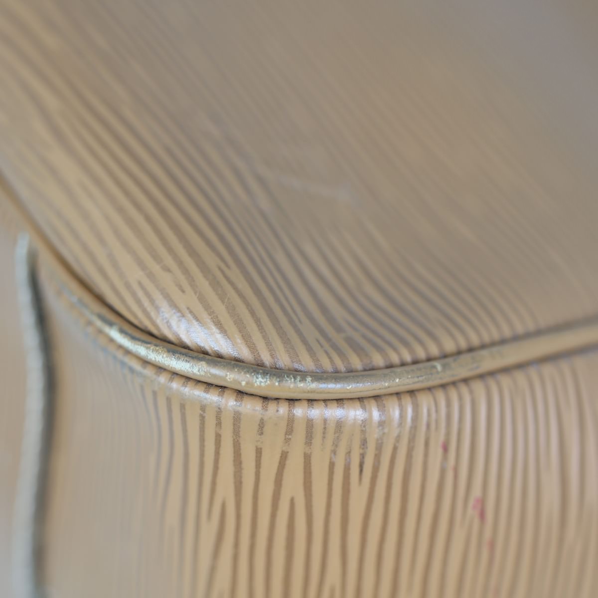 Louis Vuitton Passy GM Epi Corner Closeup