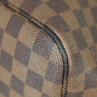 Louis Vuitton Neverfull MM Damier Ebene Corner
