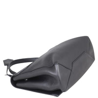 Louis Vuitton Lockme II Corner
