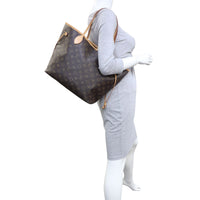 Louis Vuitton Neverfull MM Monogram Mannequin
