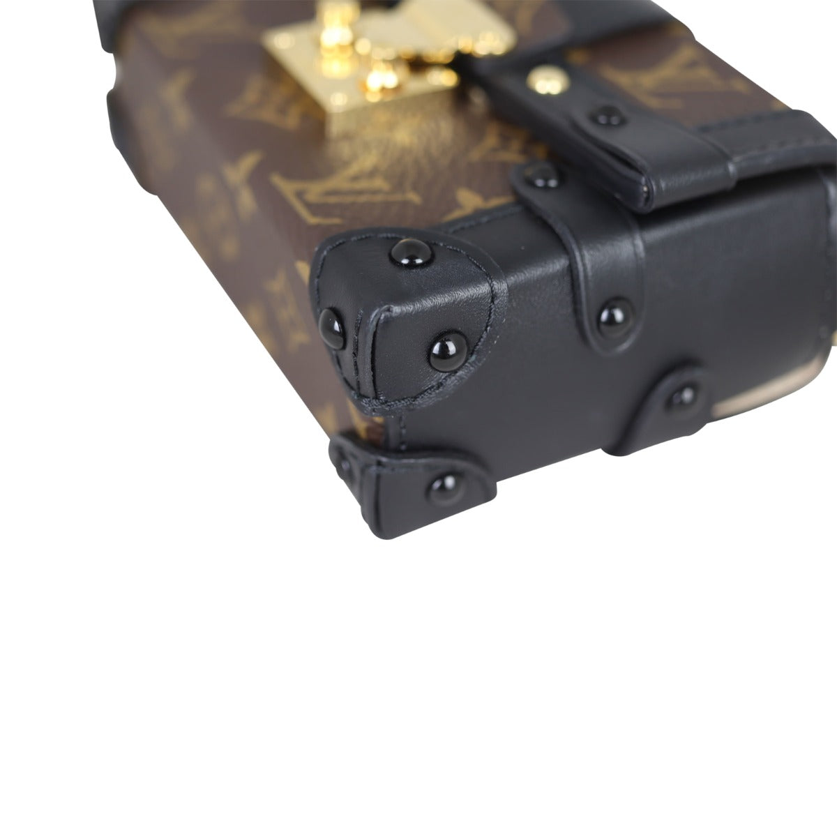 Louis Vuitton Essential Trunk Monogram Corner
