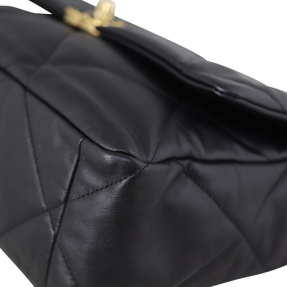 Chanel 19 Flap Bag Large Corner
