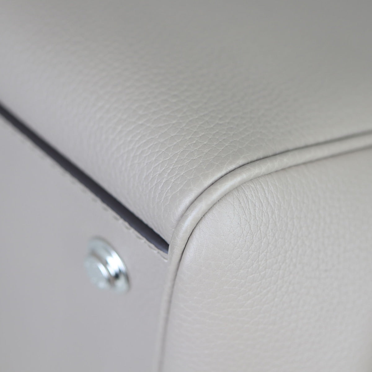 Louis Vuitton Milla MM Corner
