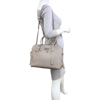 Louis Vuitton Milla MM Mannequin
