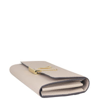 Louis Vuitton Capucines Long Wallet Corner
