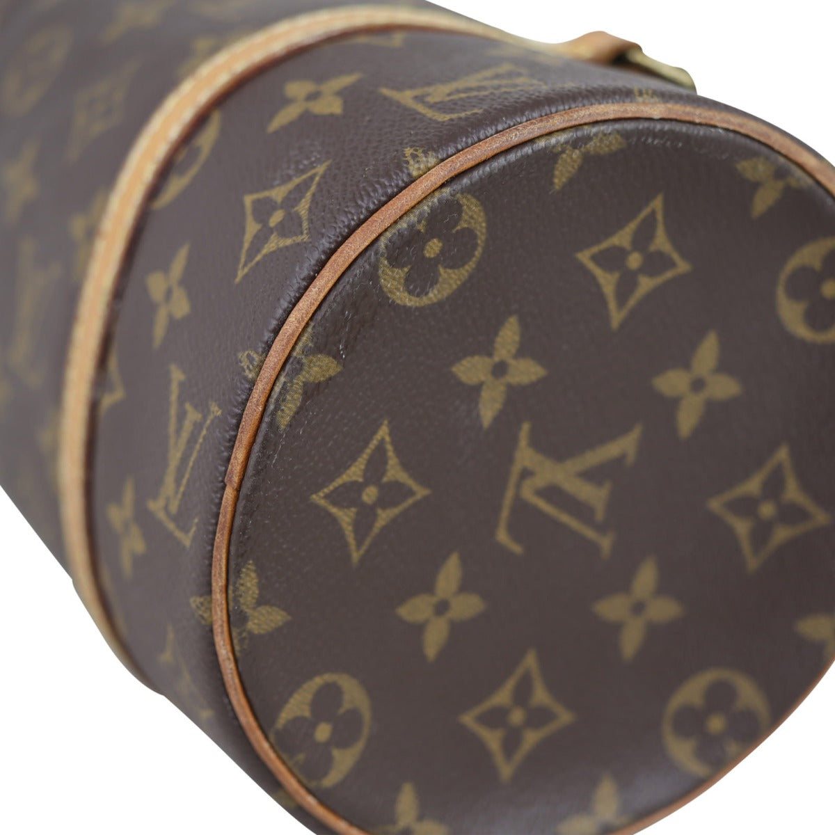 Louis Vuitton Papillon 26 Corner close up