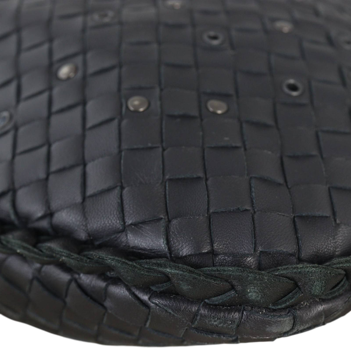 Bottega Veneta Intrecciato Grommet Hobo_IMG_6096.jpg