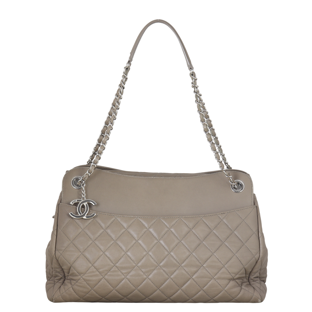 Chanel CC Chain Shoulder Bag – Luxe.It.Fwd