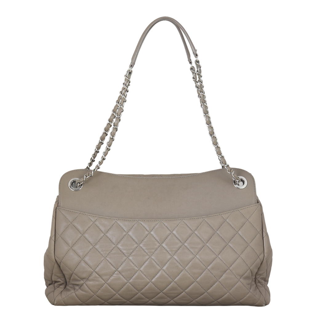 Chanel CC Chain Shoulder Bag – Luxe.It.Fwd