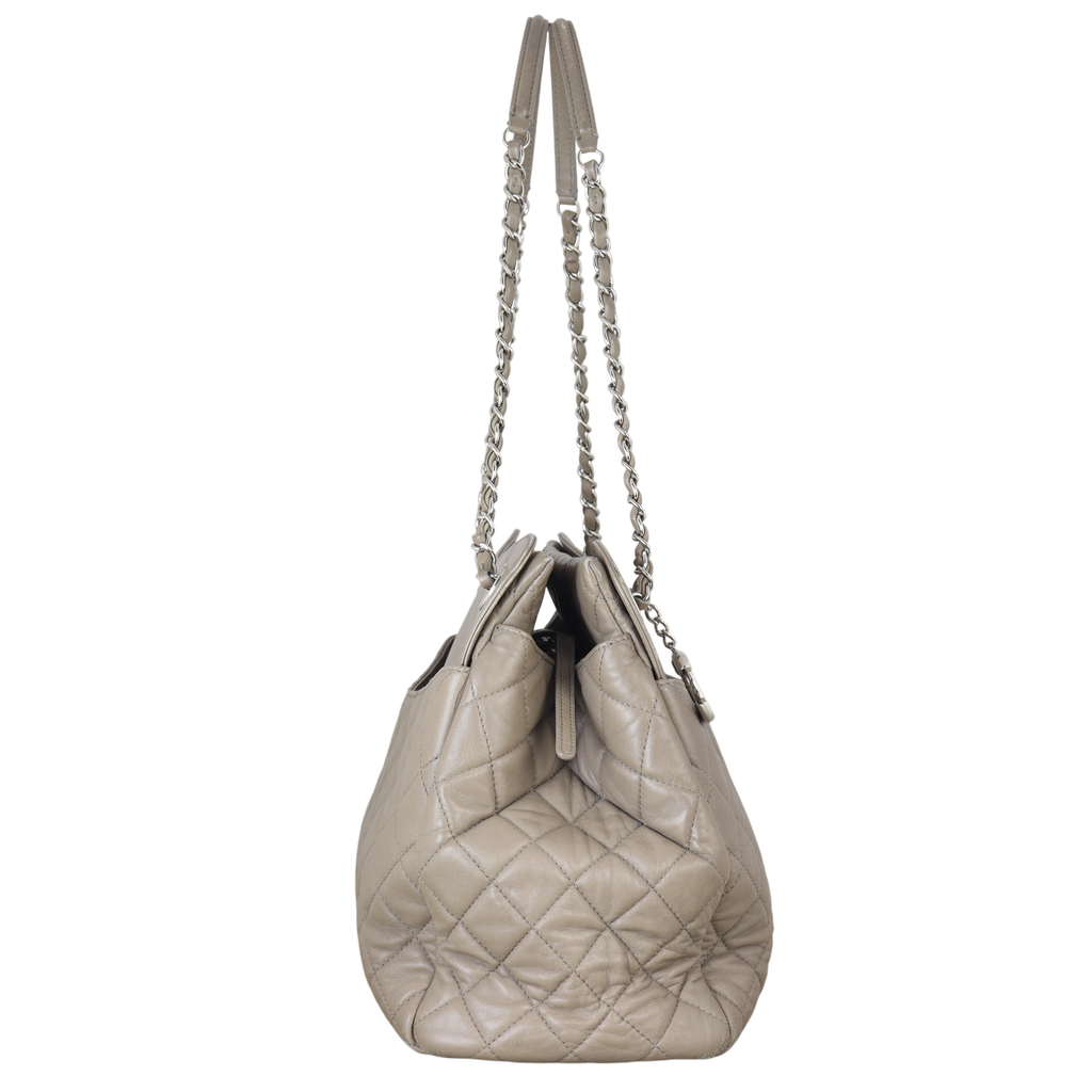 Chanel CC Chain Shoulder Bag – Luxe.It.Fwd
