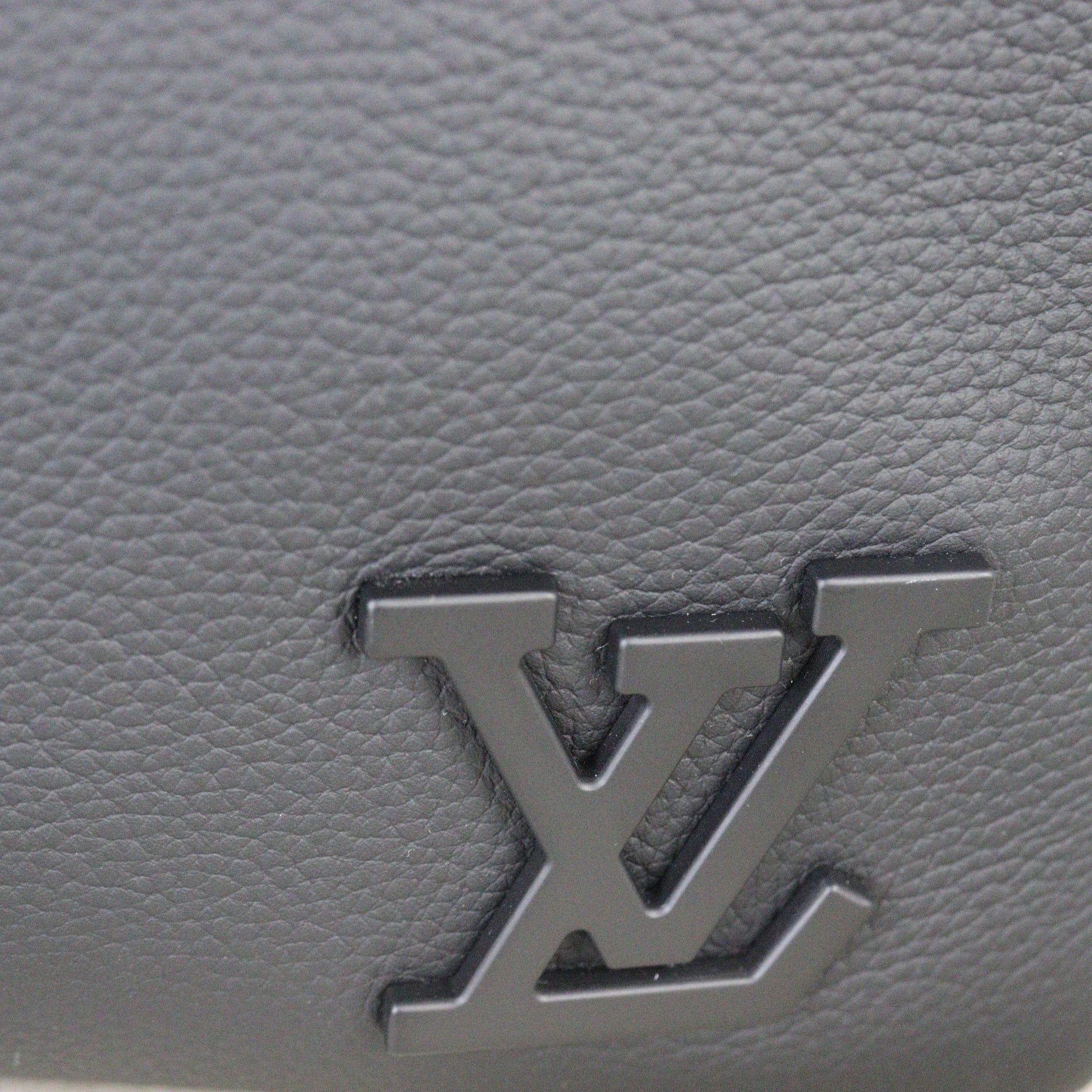 Louis Vuitton Keepall 40 Bandouliere Aerogram