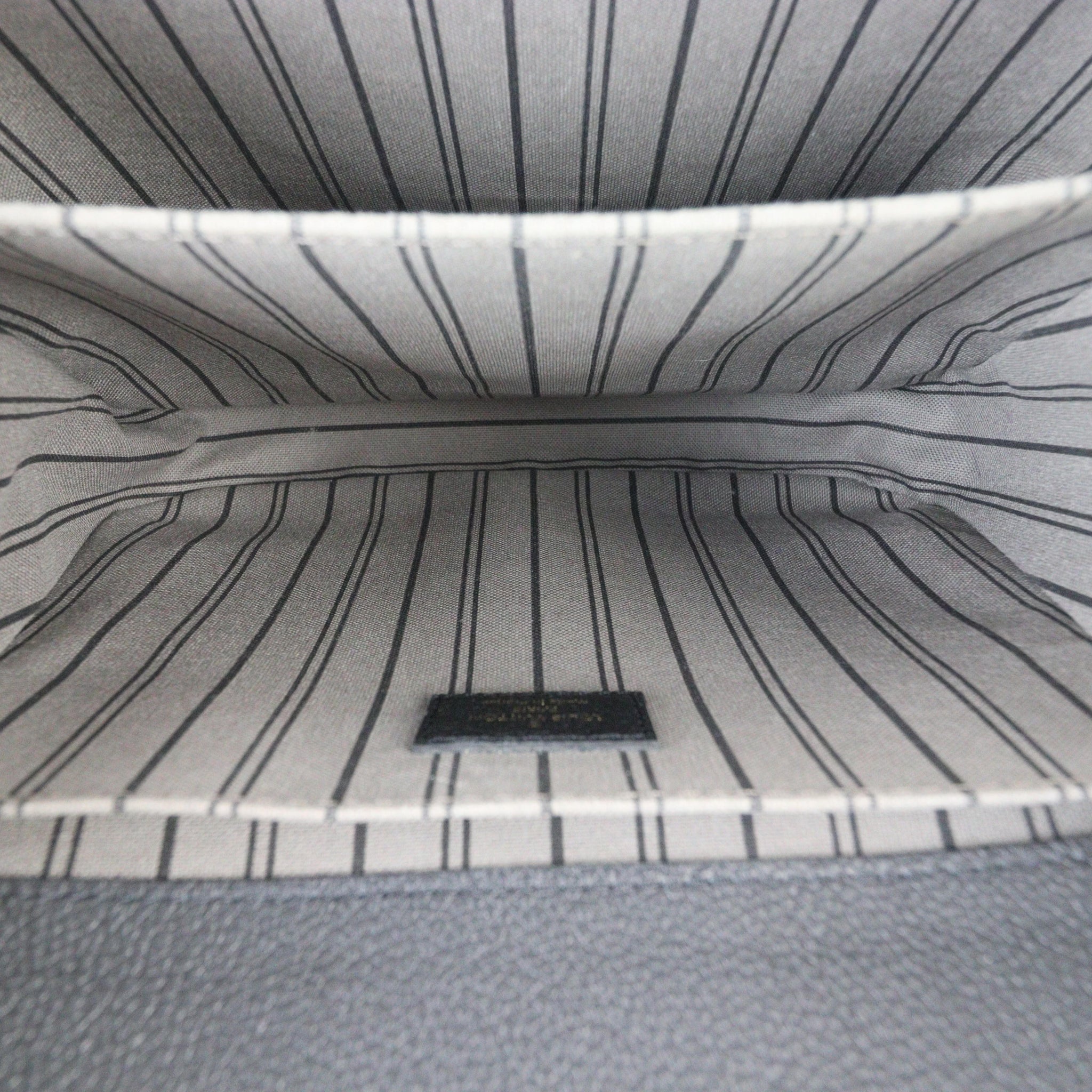 Louis Vuitton Pochette Metis Monogram Empreinte