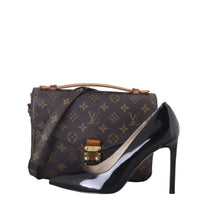 Louis Vuitton Pochette Metis Monogram