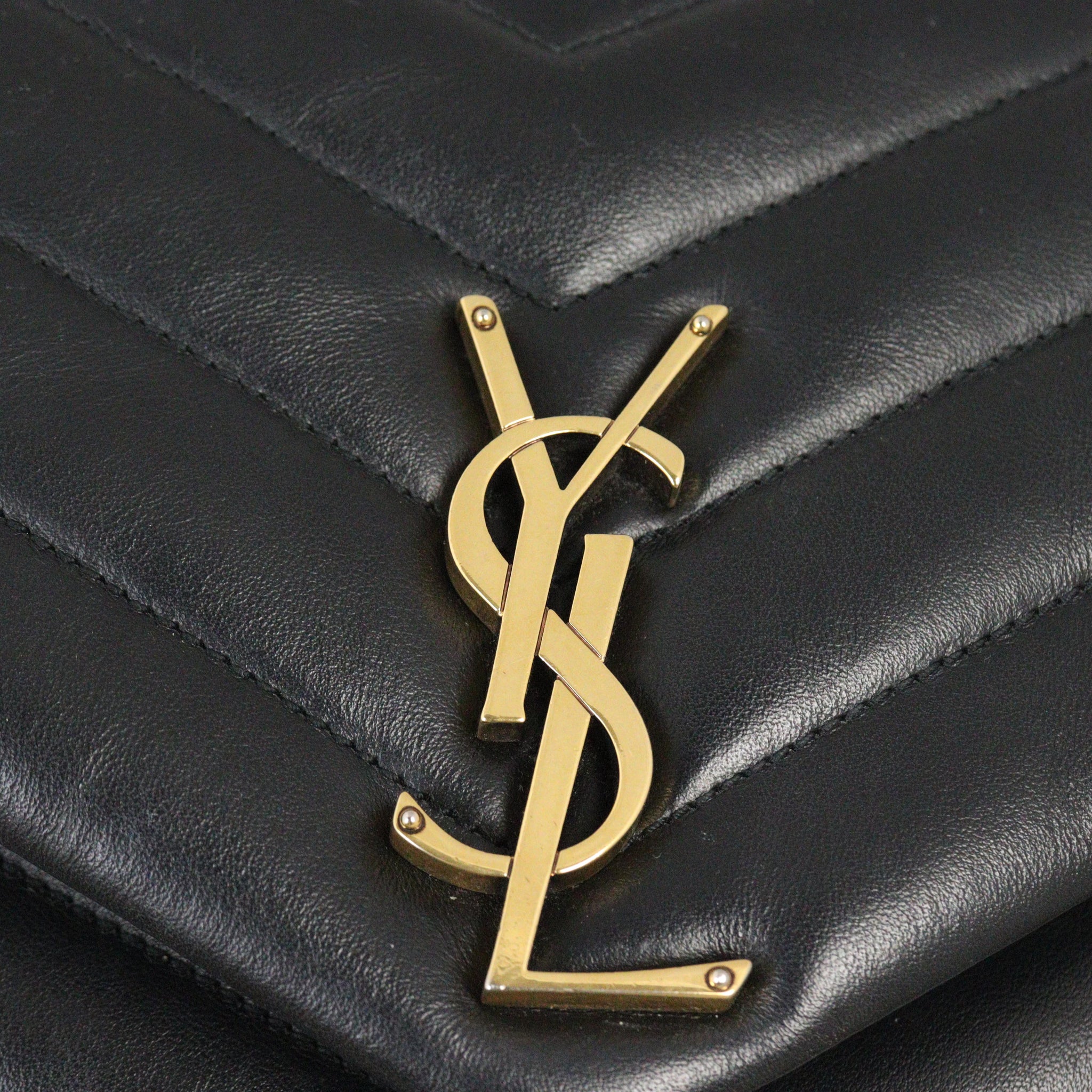 Saint Laurent Loulou Medium