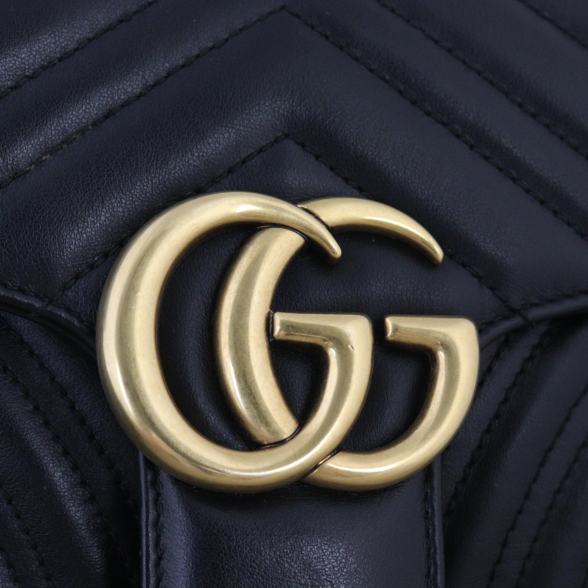 Gucci GG Marmont Matelasse Medium Shoulder Bag