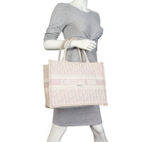 Dior Book Tote Medium Oblique