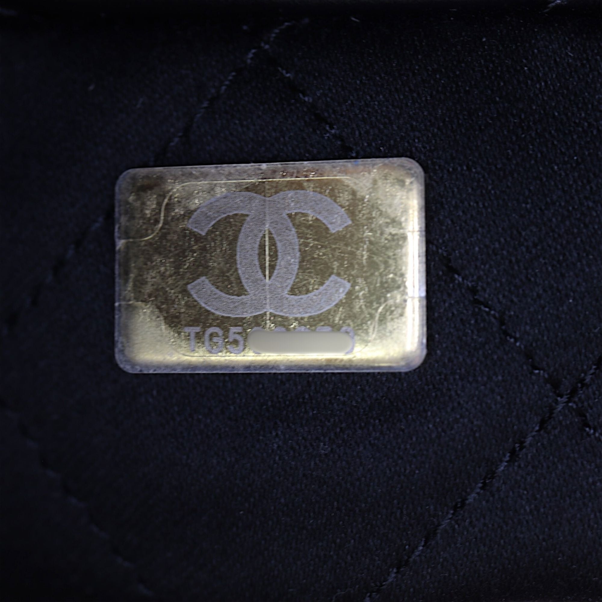 Chanel 22 Hobo Small