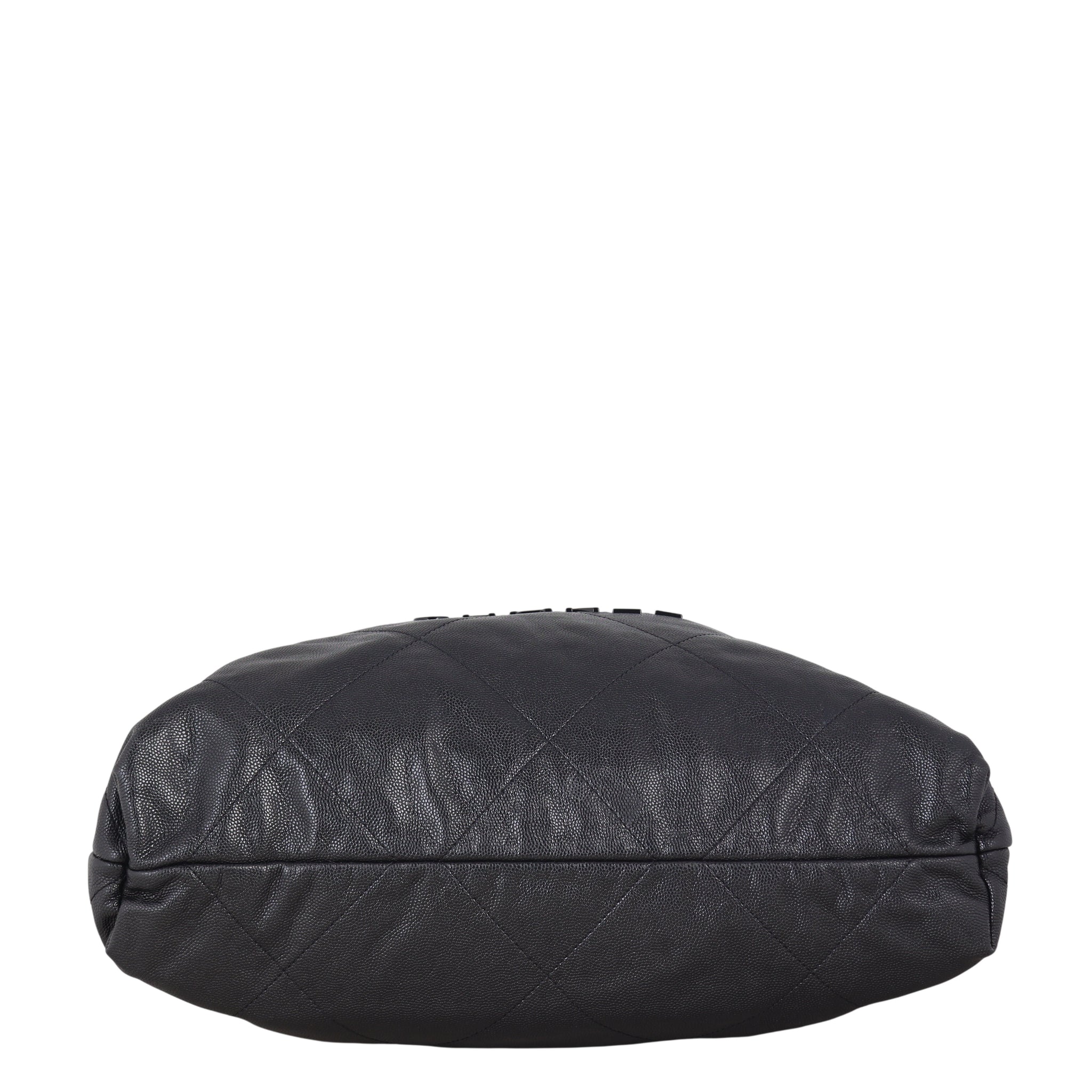 Chanel 22 Hobo Medium