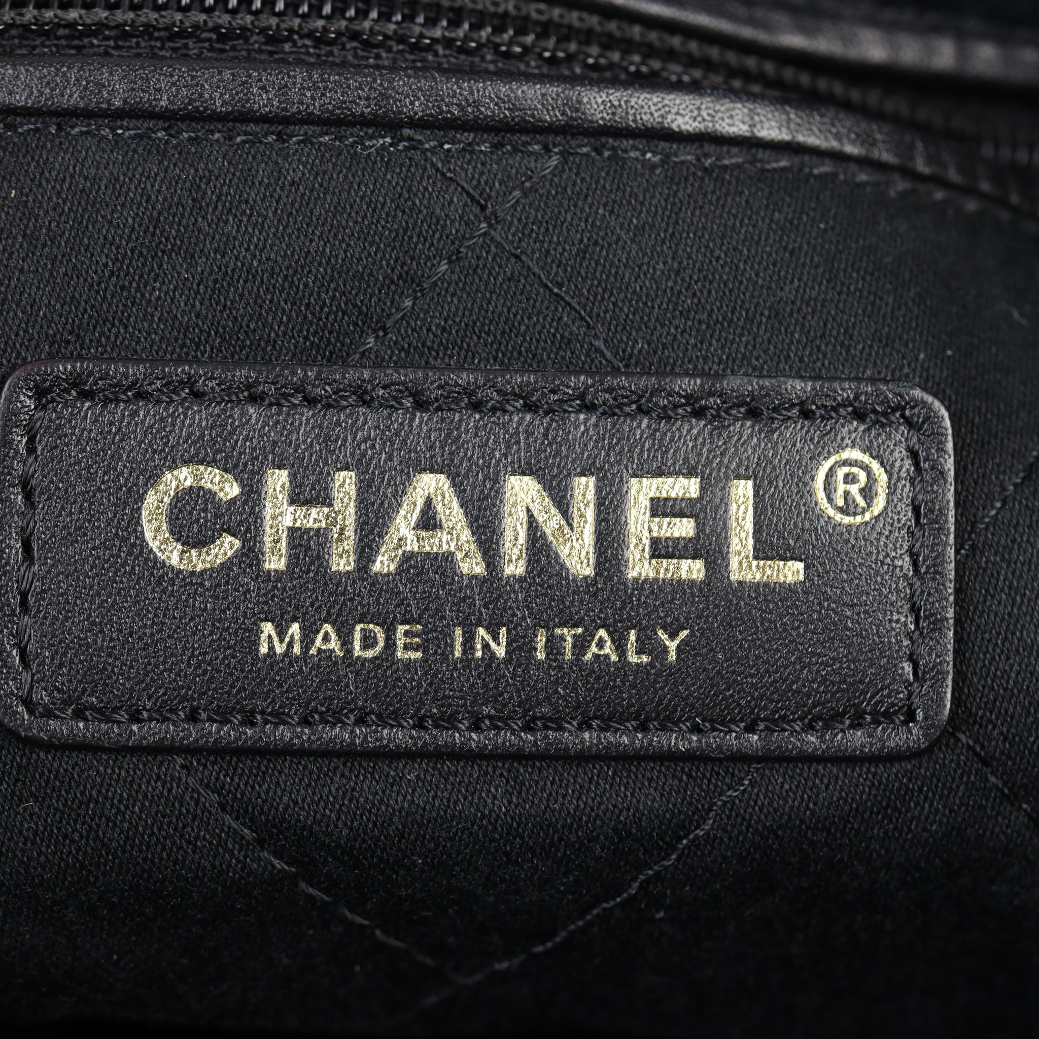 Chanel 22 Hobo Medium