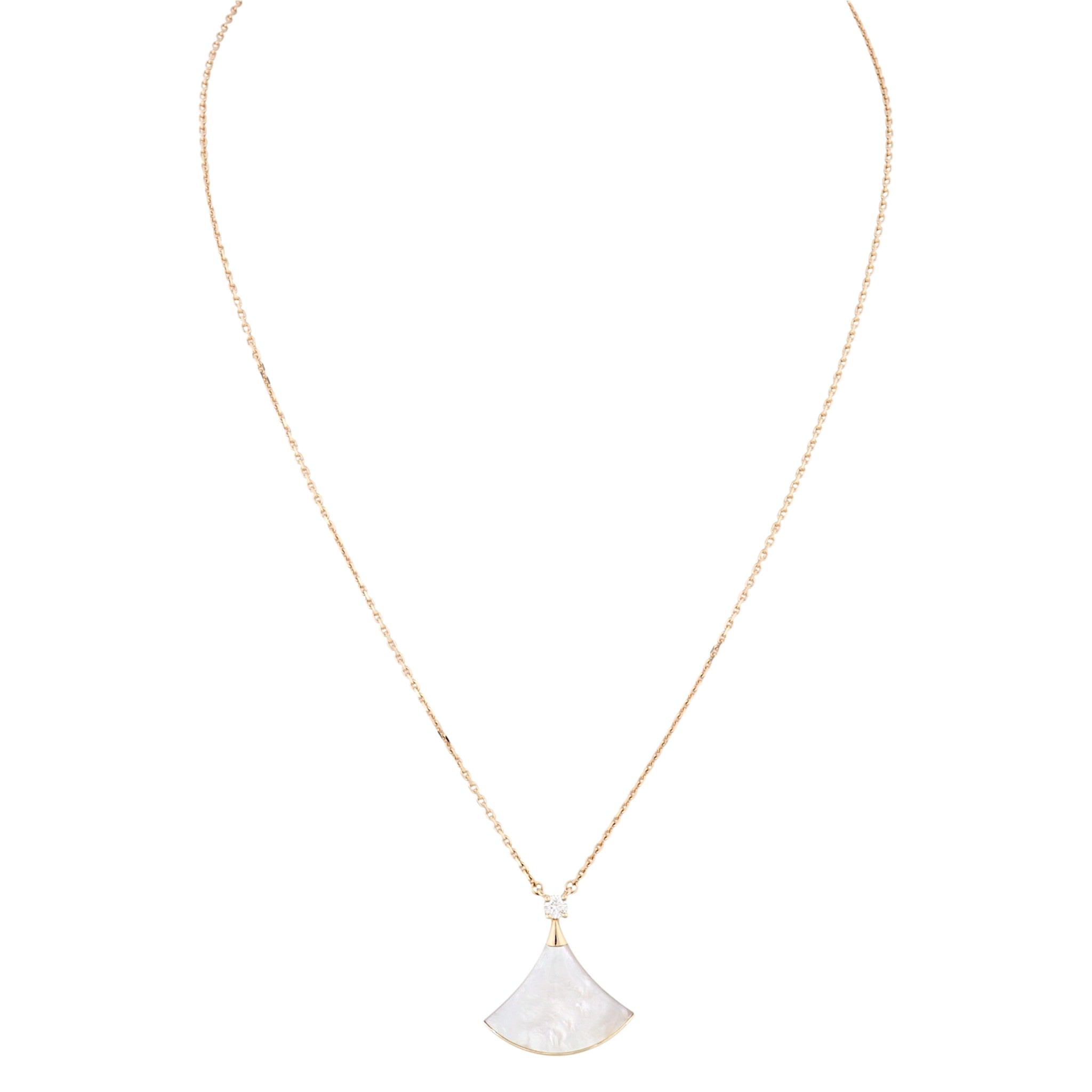 Bvlgari Diva's Dream 18k Rose Gold Diamond Mother of Pearl Pendant Necklace