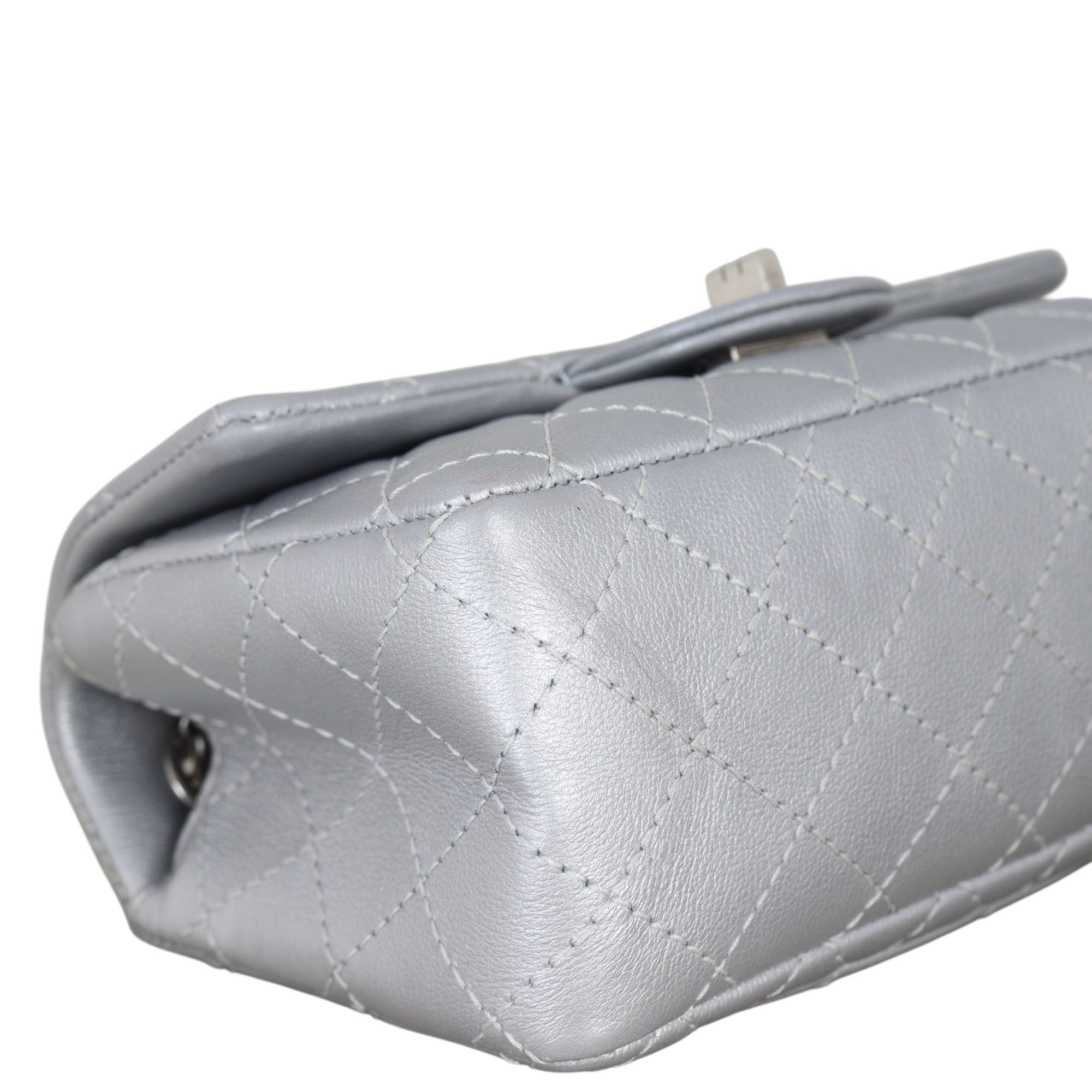 Chanel 2.55 Reissue 224 Single Flap Bag