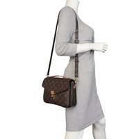 Louis Vuitton Pochette Metis Monogram