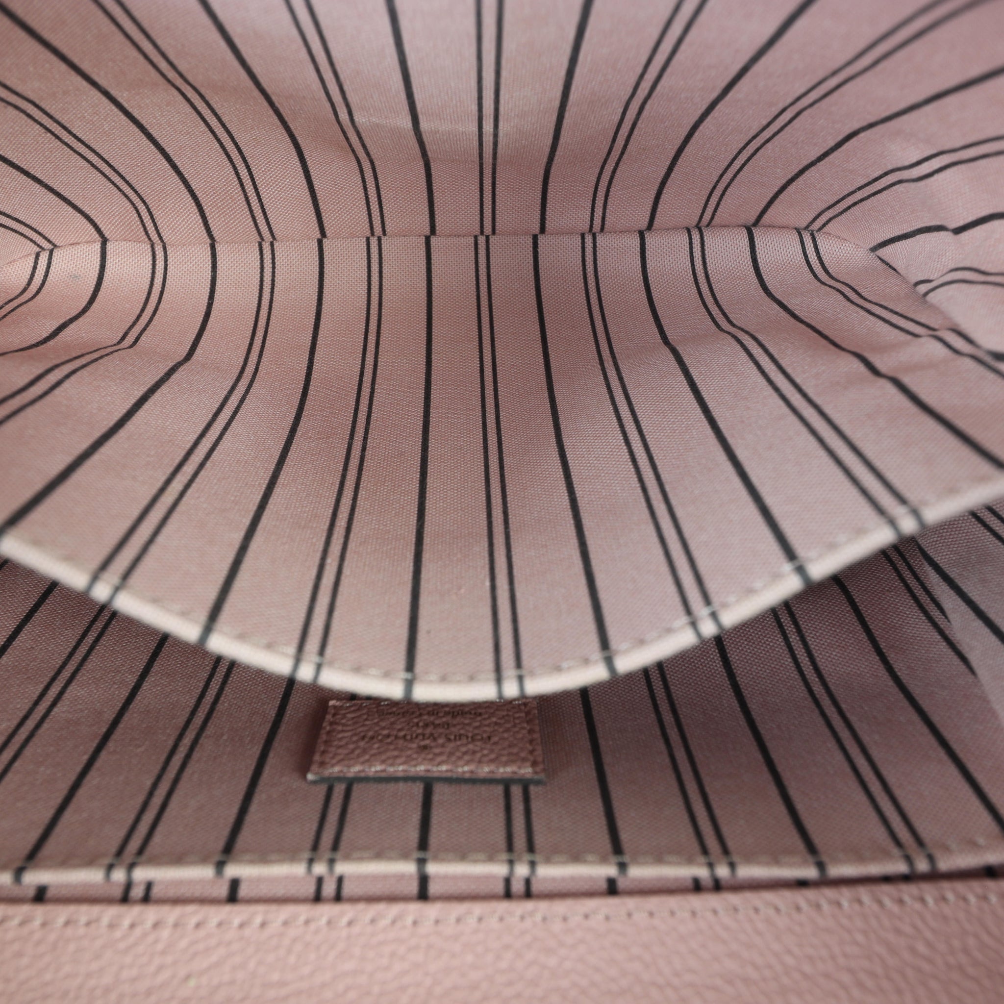 Louis Vuitton Pochette Metis Monogram Empreinte