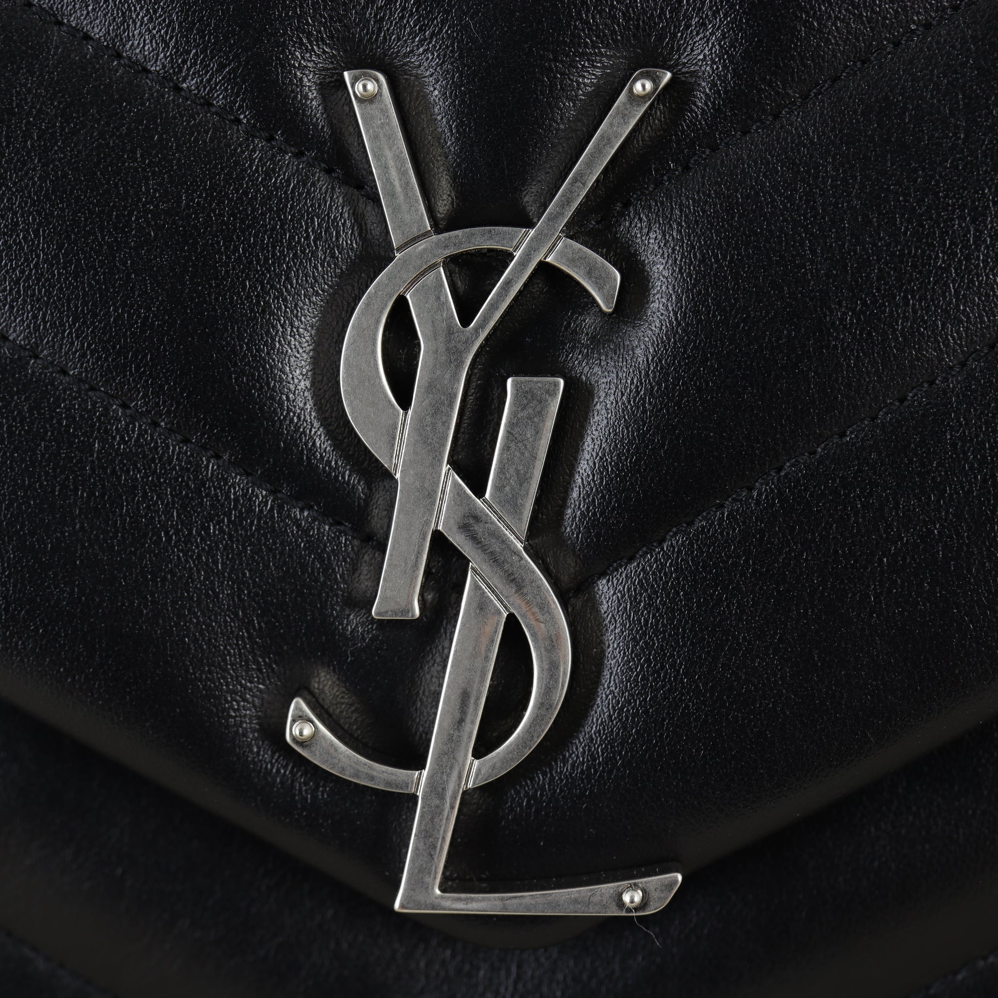 Saint Laurent Loulou Medium