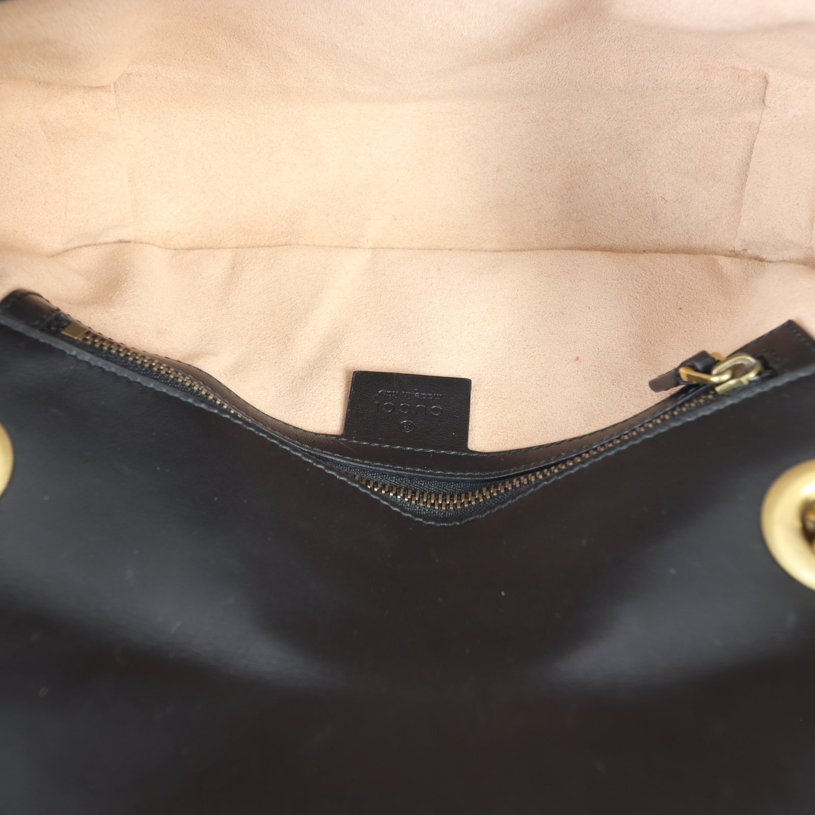 Gucci GG Marmont Matelasse Medium Shoulder Bag