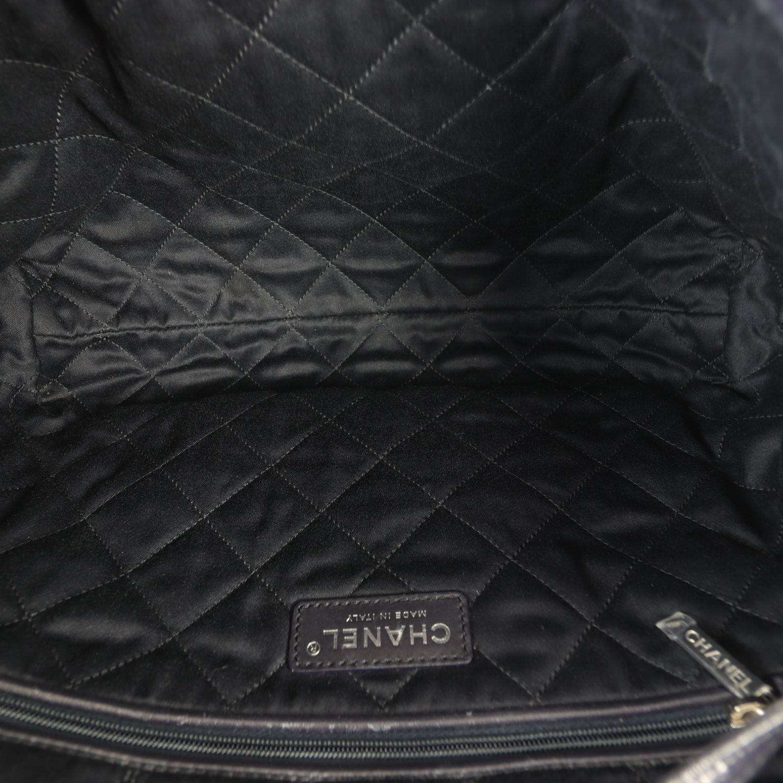 Chanel 22 Hobo Small