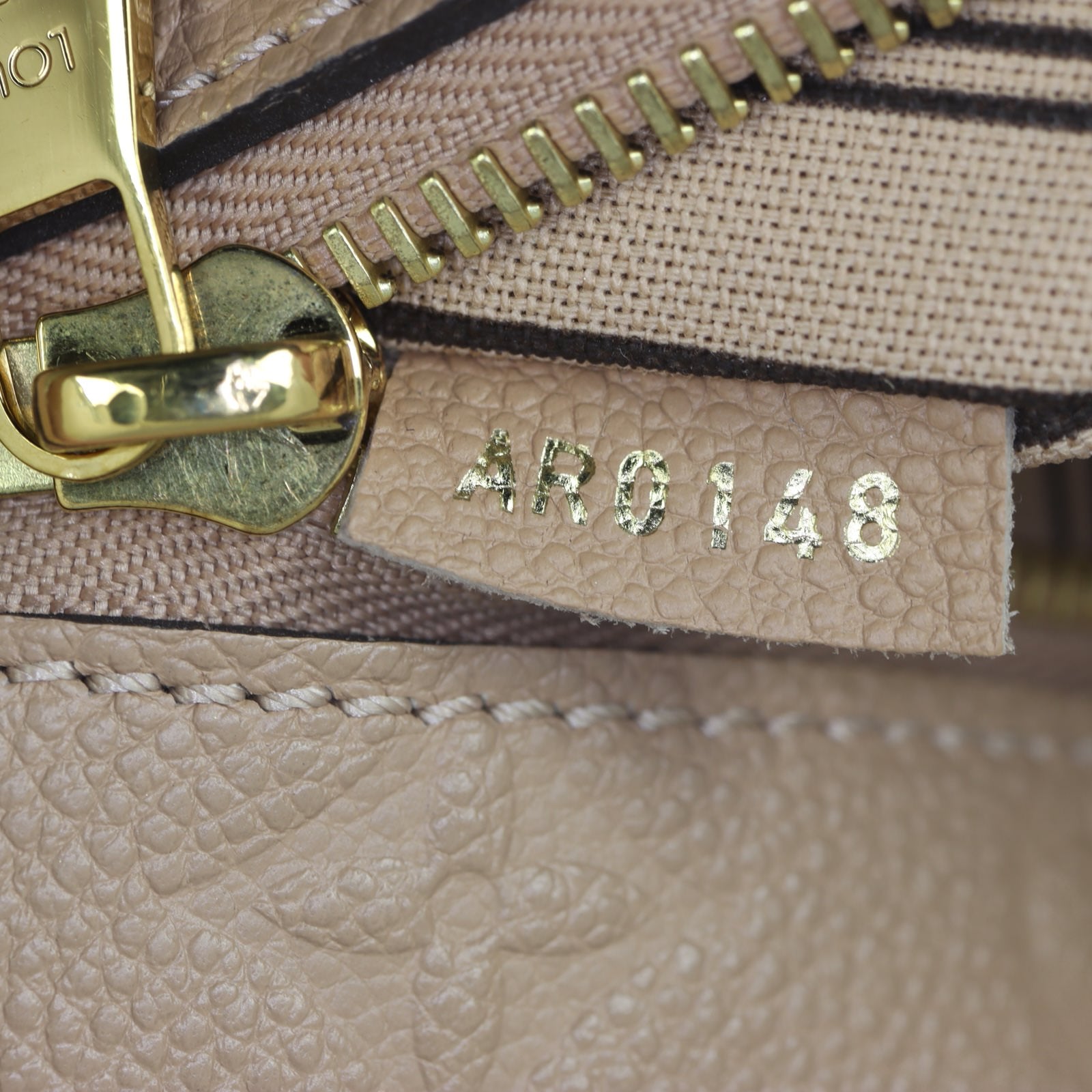 Louis Vuitton Pochette Metis Monogram Empreinte