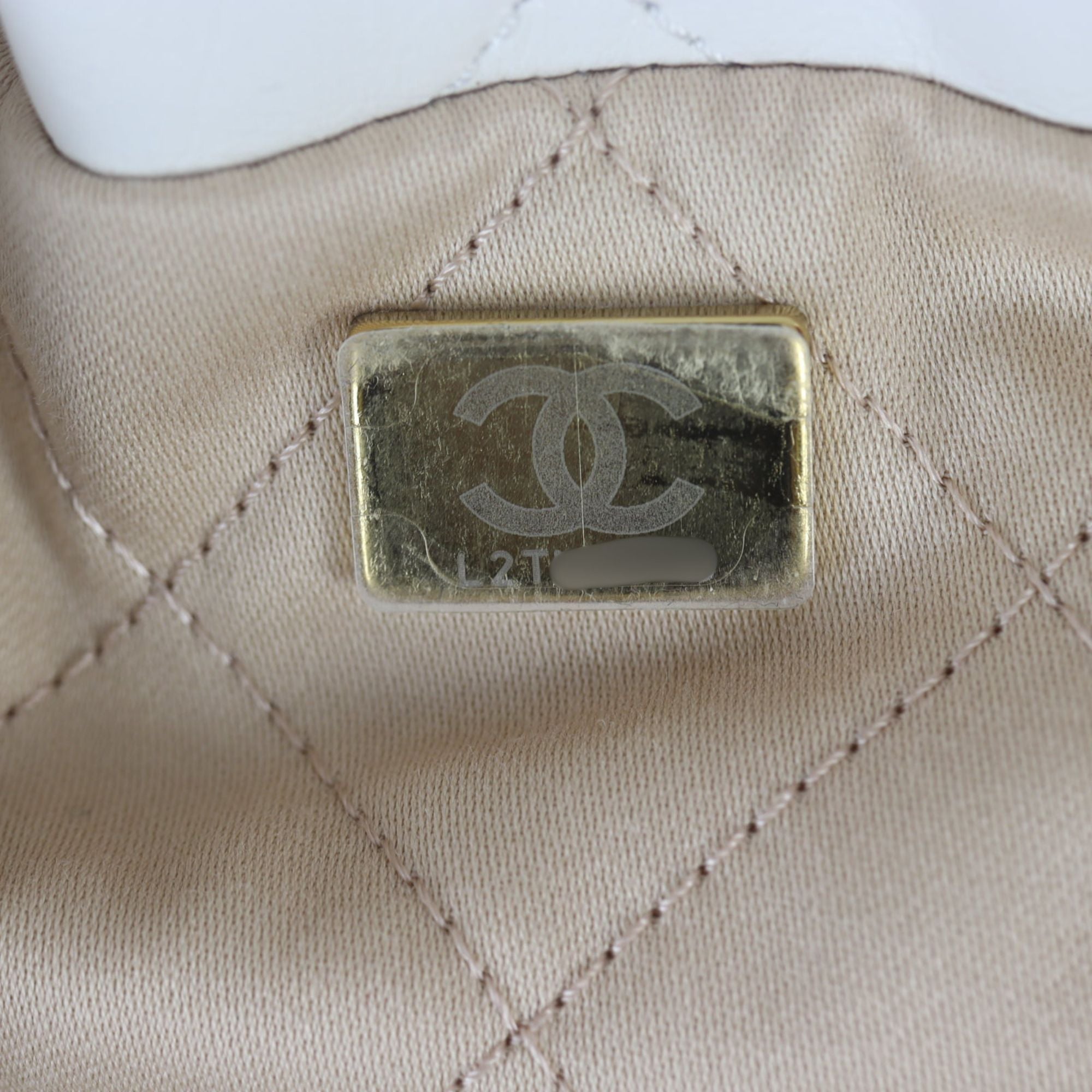 Chanel 22 Hobo Medium