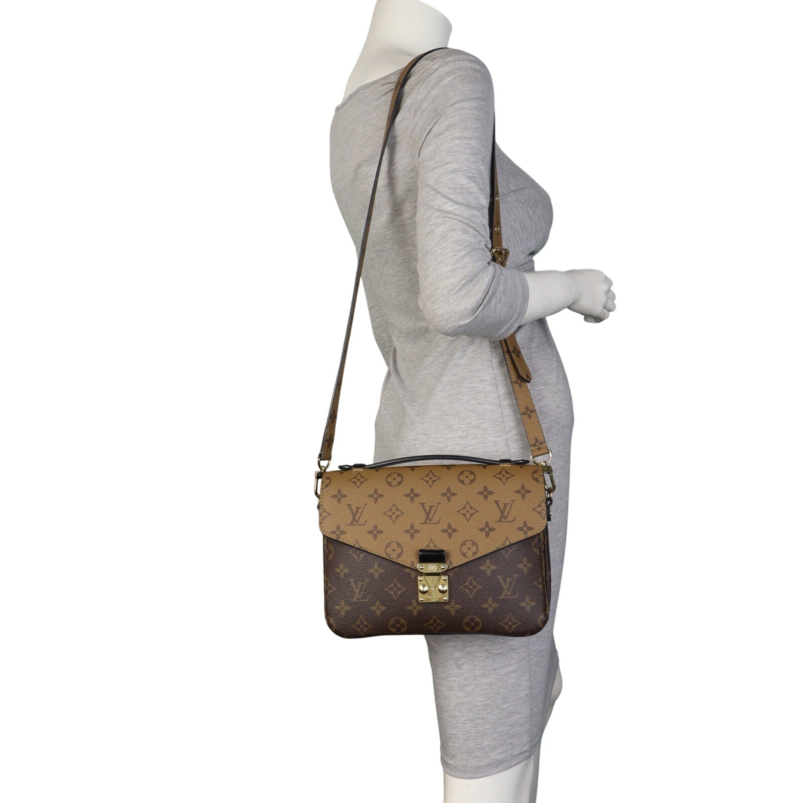 Louis Vuitton Pochette Metis Monogram Reverse