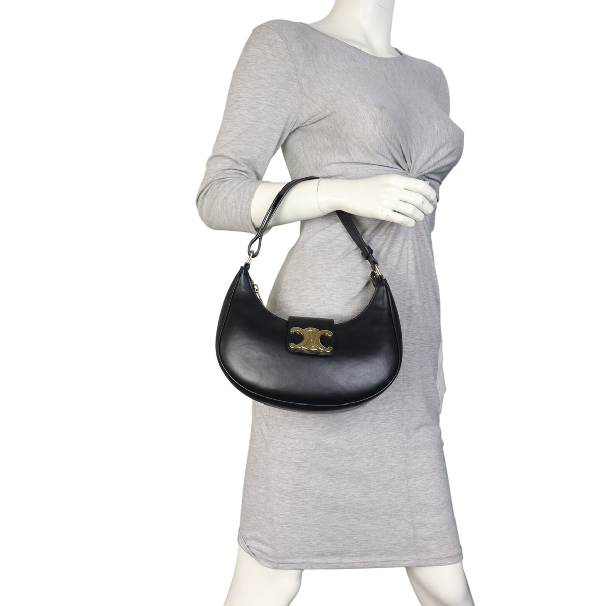 Celine Ava Triomphe Hobo Medium_IMG_1386.jpeg