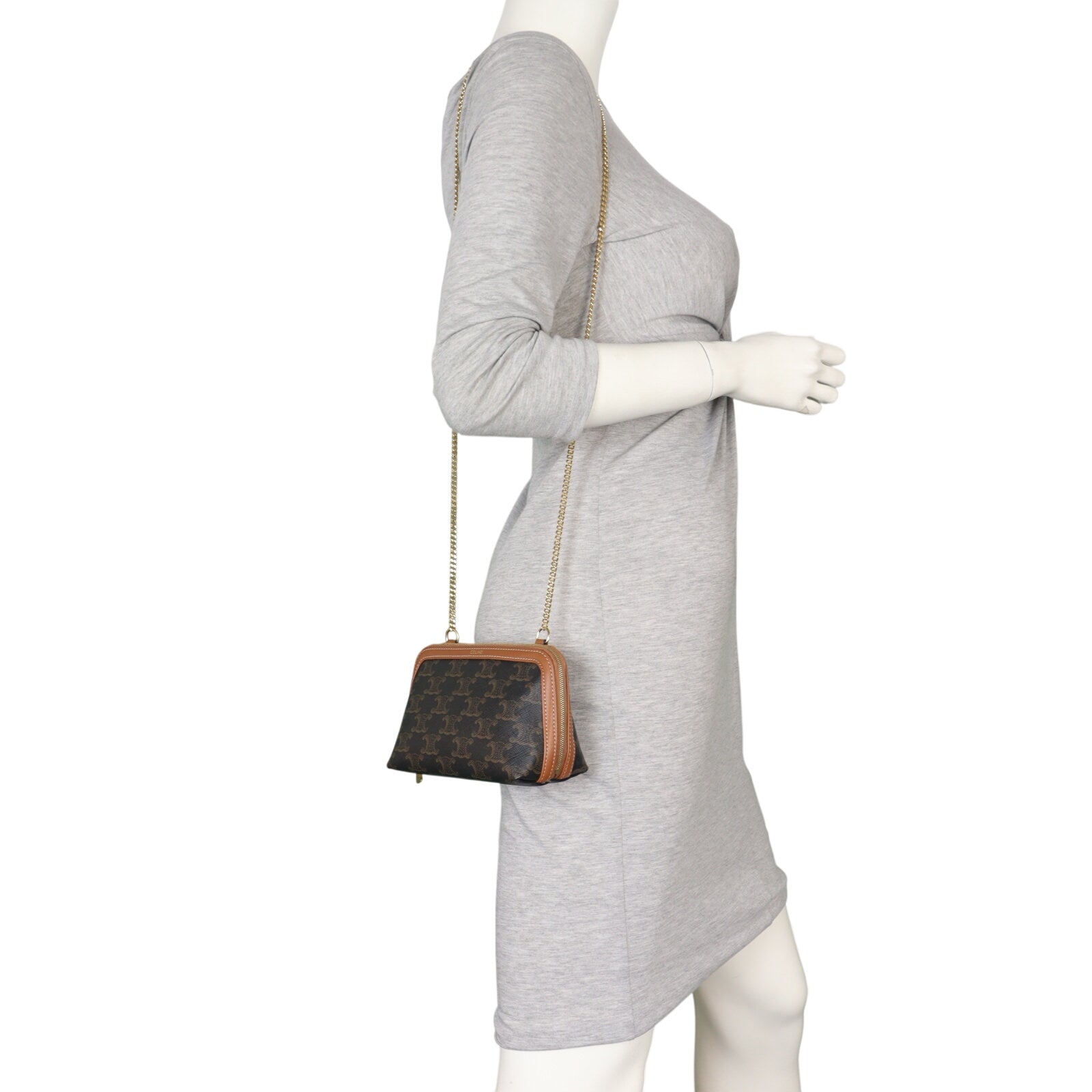 Celine Triomphe Clutch on Chain_IMG_2212.jpeg
