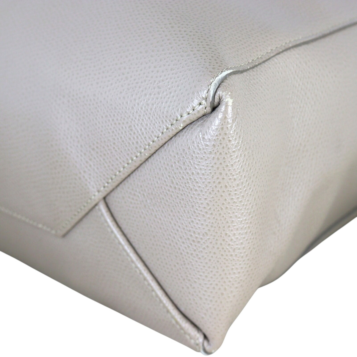 Celine Vertical Cabas Tote Small_IMG_2948.jpg